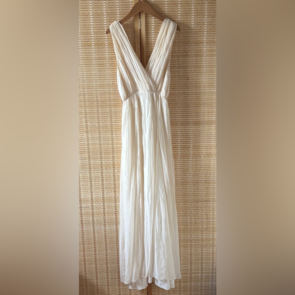 Alice + Olivia Elegant Ivory Silk Flattering Evening Dress